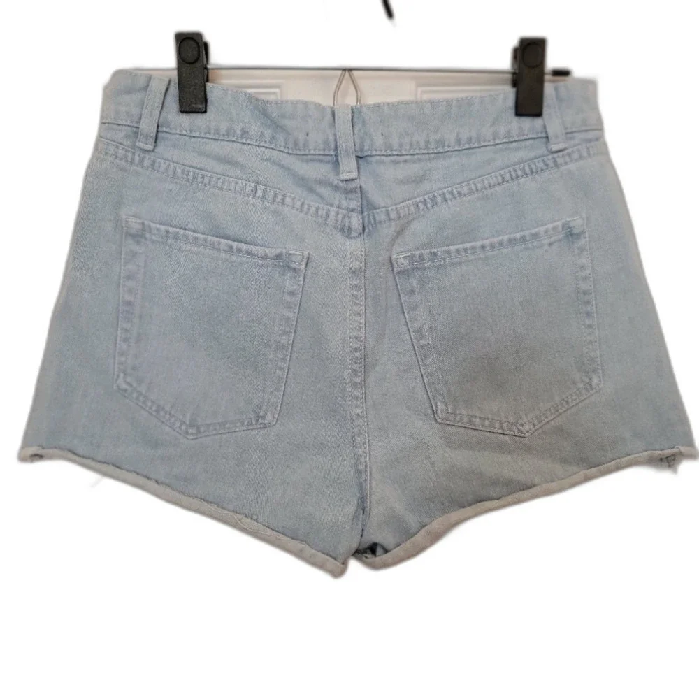 Cali 1850 Light Wash Cut Off Shorts with Embroider Flowers Size 9 - Picture 4 of 6